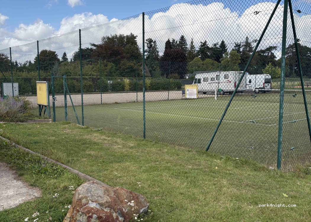 (27800) Harcourt - Rue du Stade — foto