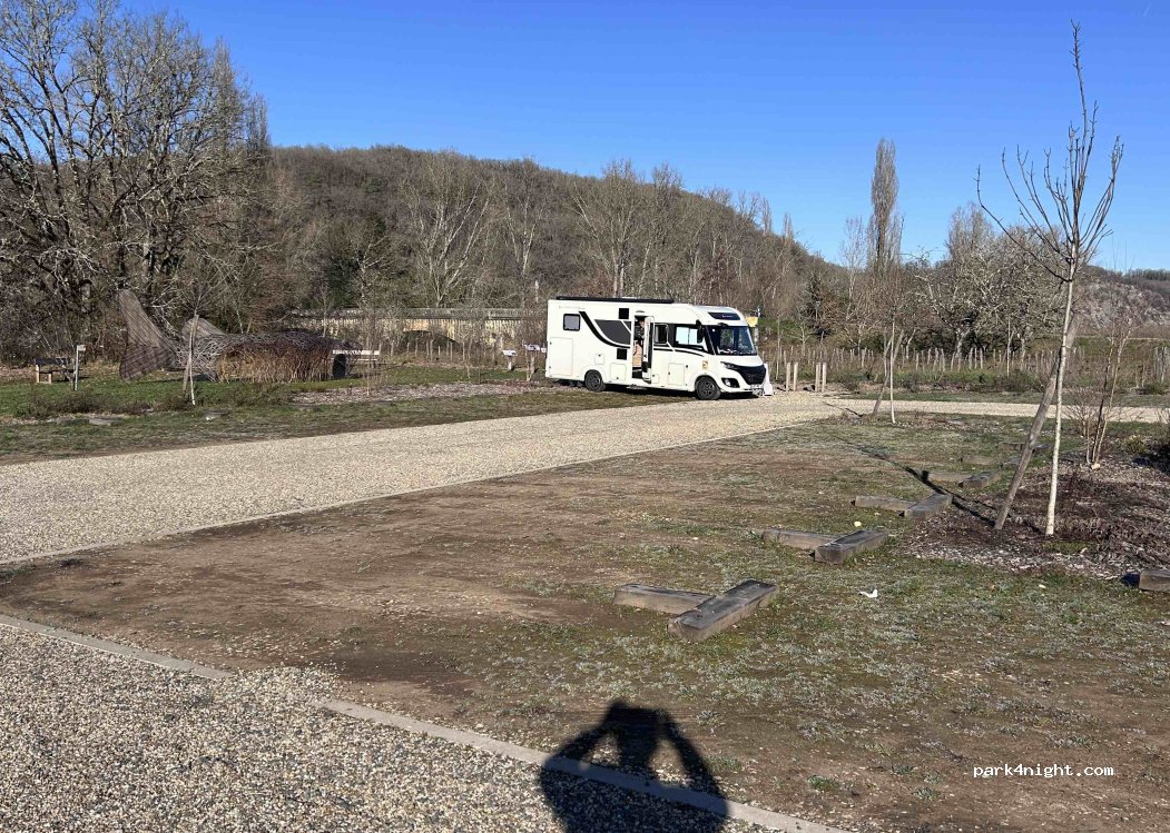 (24290) Aubas - Rue de la Mairie — foto