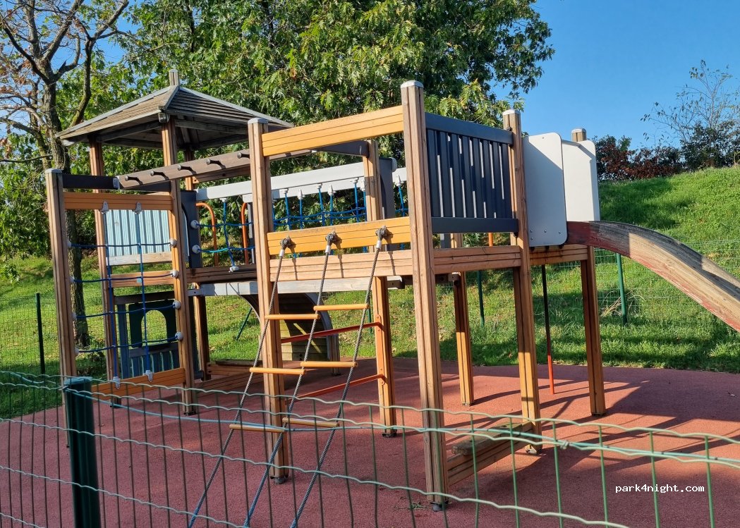 (26600) Pont-de-l'Isère - Aire de la Latitude 45 — foto