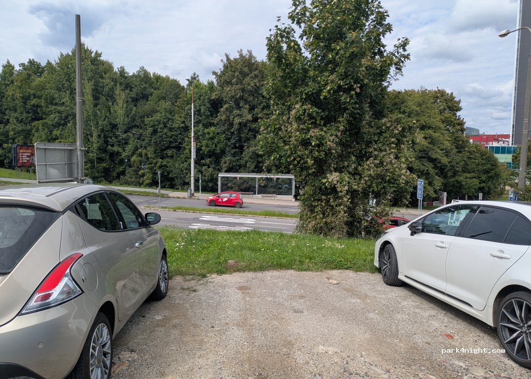 (974 04) Banská Bystrica - Švermova — foto