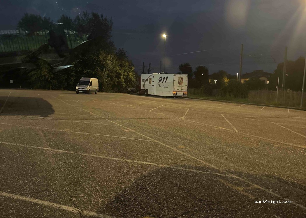 (37019) Peschiera del Garda - Unnamed Road — foto 2