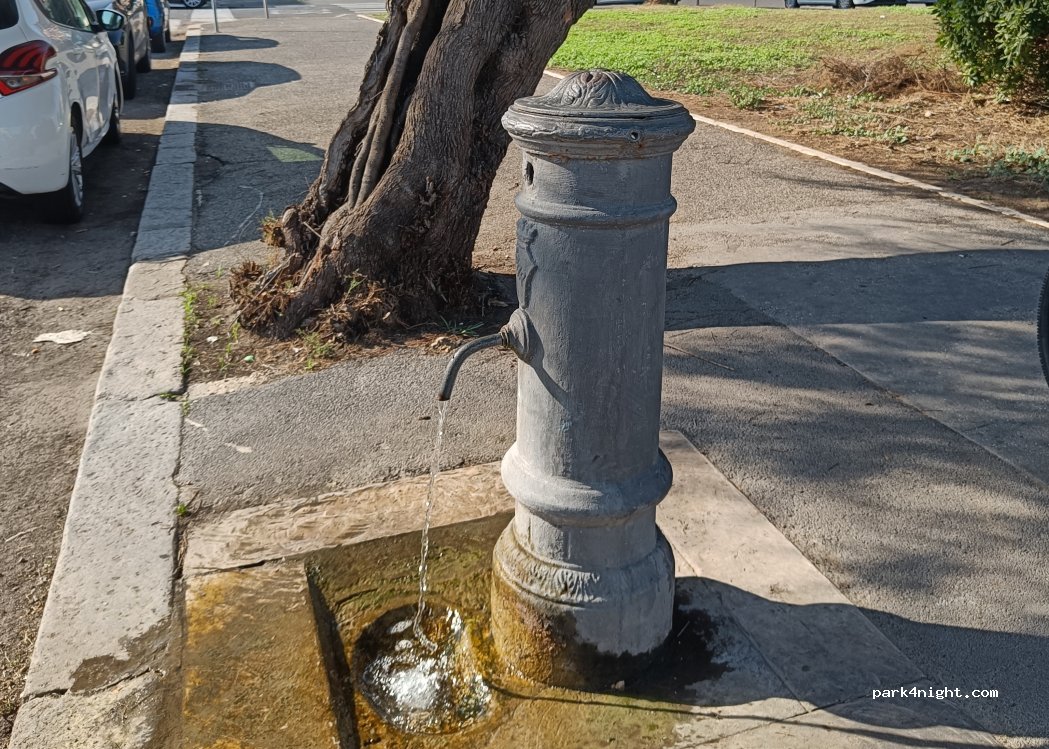 (00122) Rome - Via delle Quinqueremi — foto