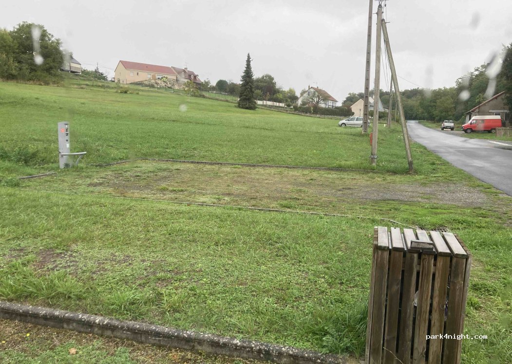 (36600) Lye - Route de Lucioux — foto