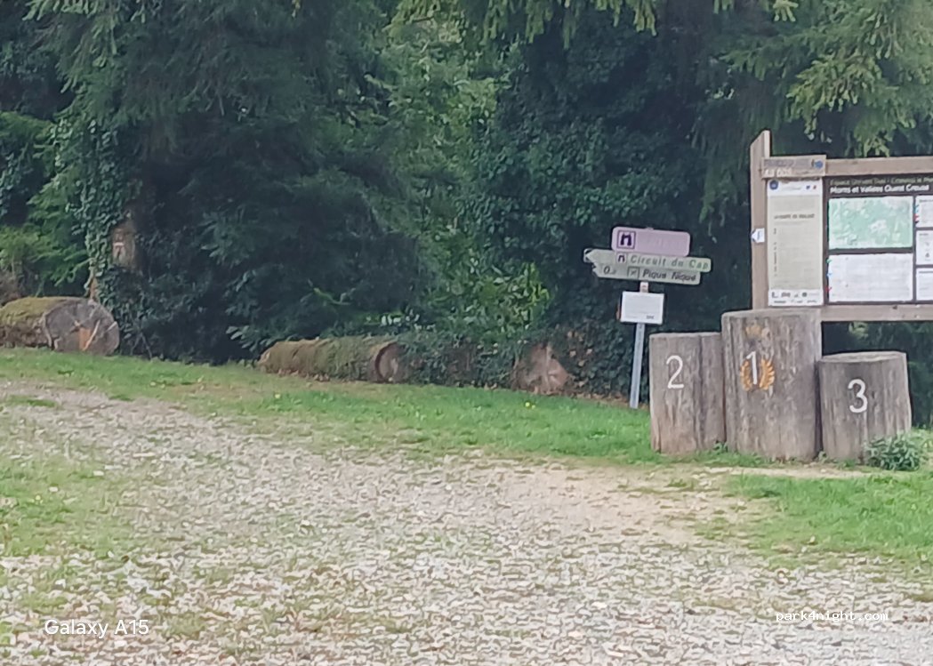 (23430) Châtelus-le-Marcheix - D 5 — foto
