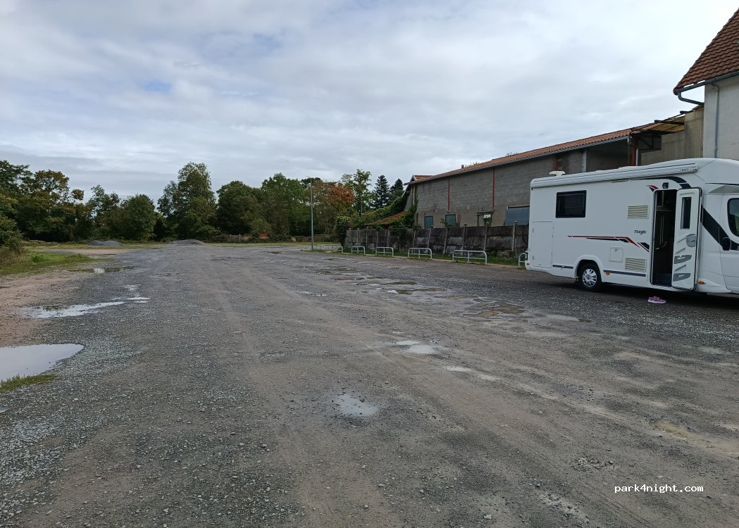 (03800) Gannat - Rue de l'Égalité — foto 3