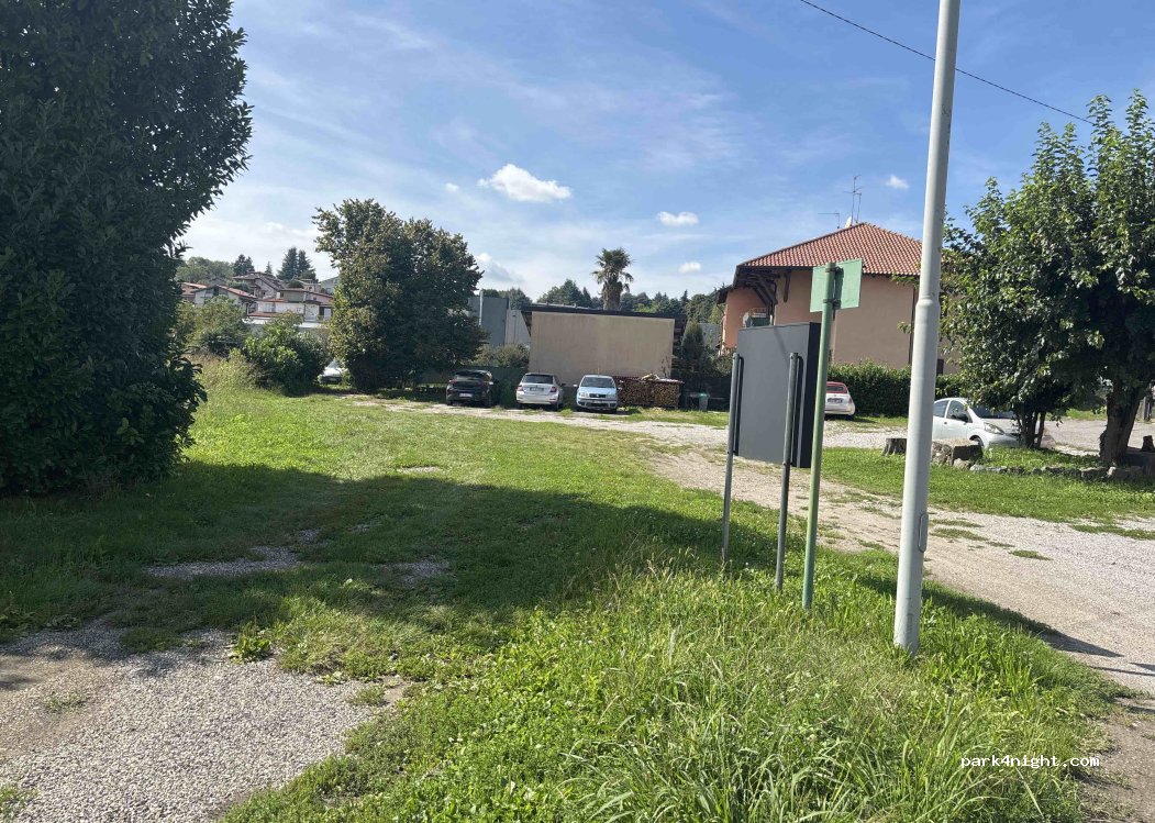 (22040) Anzano del Parco - Via Quattro Novembre — foto