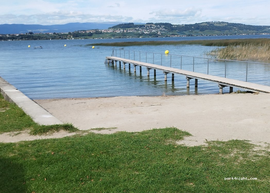(1595) Faoug - Chemin de la Rive — foto