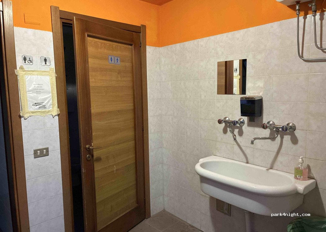(21056) Induno Olona - Via Carlo Maciachini — foto