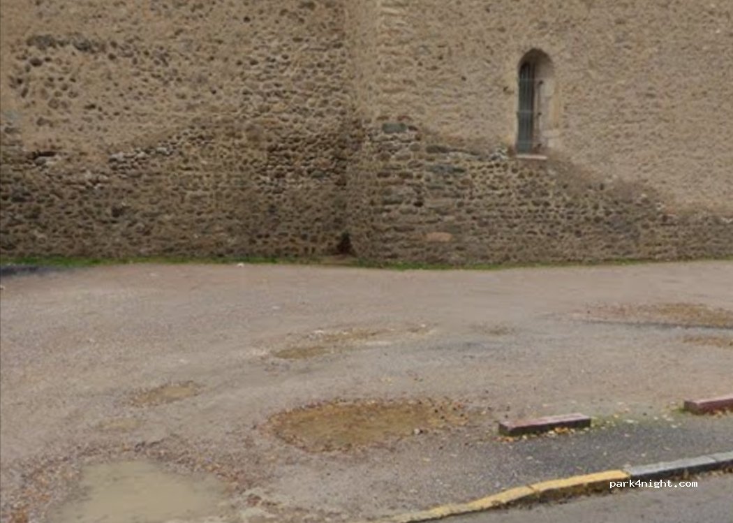(66820) Villefranche-de-Conflent - Place de l'Église — foto
