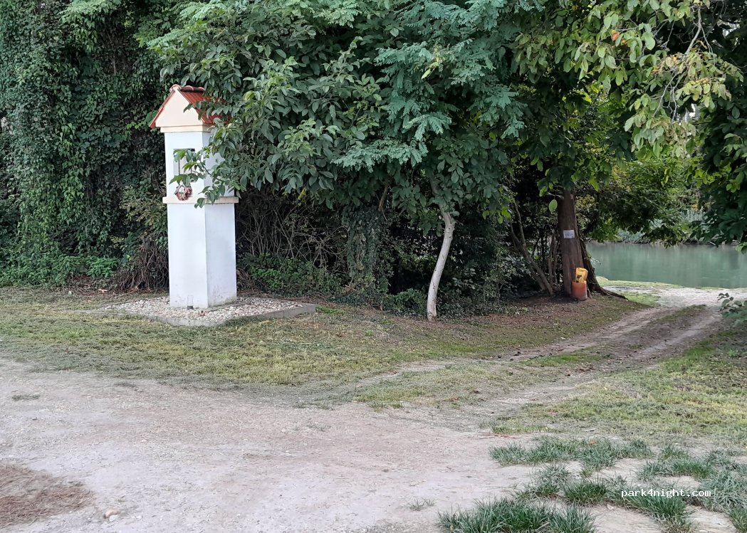 () Máriakálnok - Duna sor — foto 5