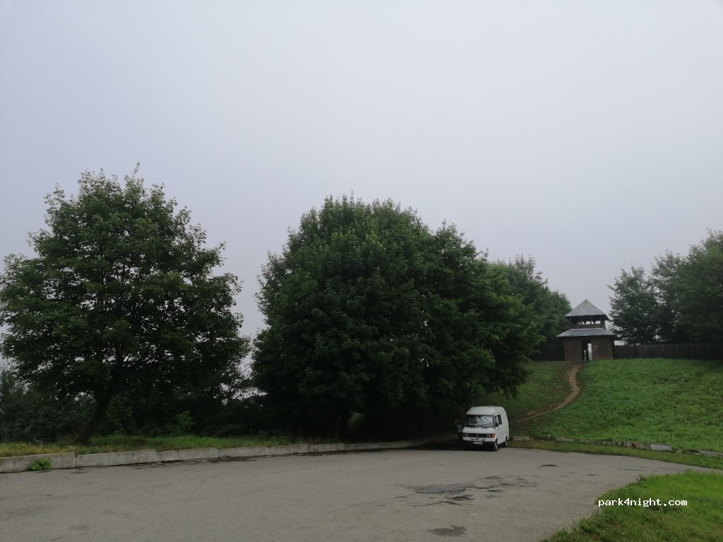 () Halych - 33 Yaroslava Osmomysla Street — foto 4