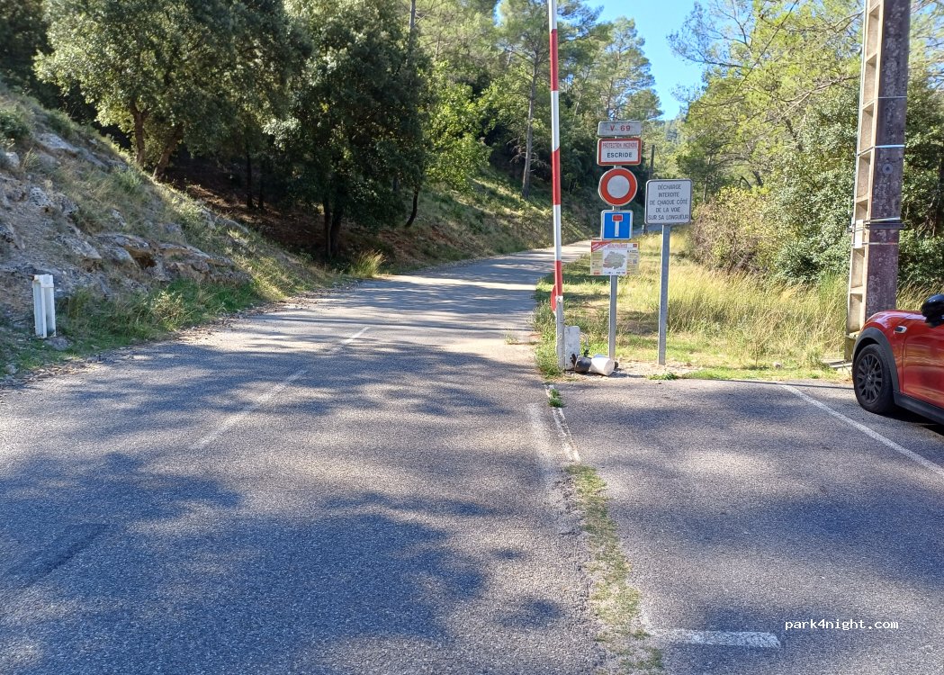 (83210) Belgentier - Route du Canal de Provence — foto