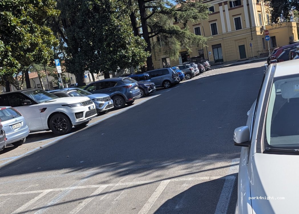 (55100) Lucca - Piazzale Bettino Ricasoli — foto