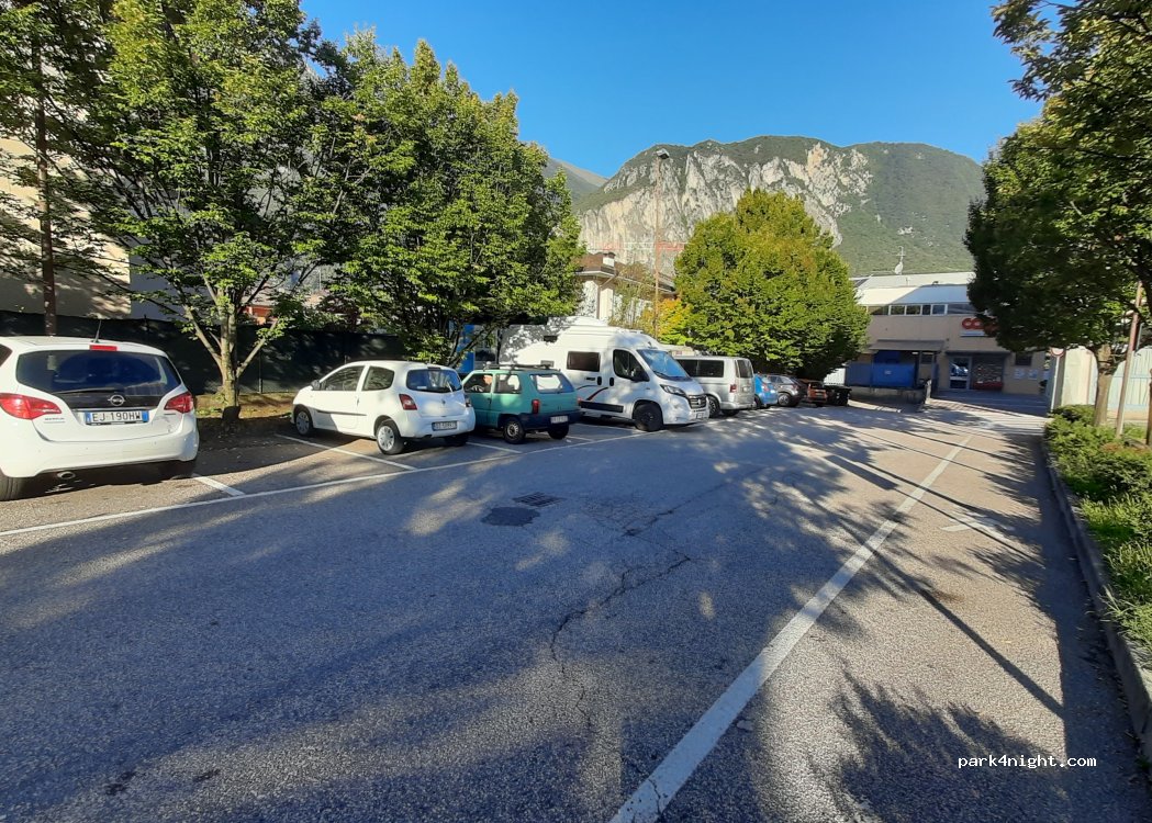 (38066) Riva del Garda - Piazza della Mimosa — foto