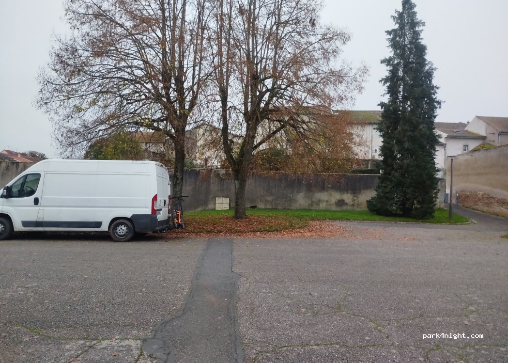 (54840) Gondreville - 1 Place du Jeu de Quilles — foto 2