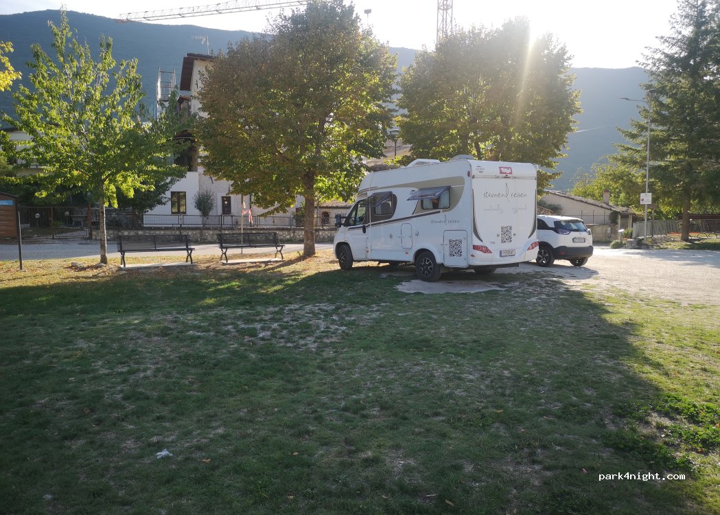 (67020) Tione degli Abruzzi - Strada Provinciale 46 di Tione — foto