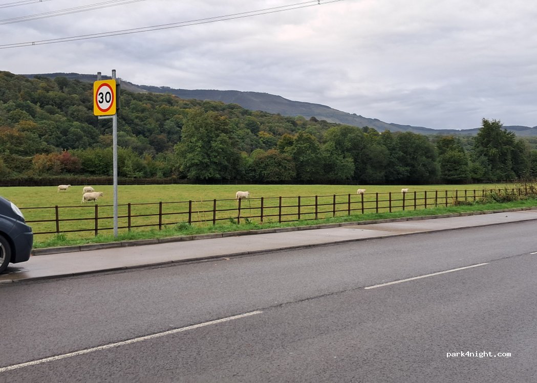 (SA11 5NR) Neath - Pontneathvaughan Road — foto