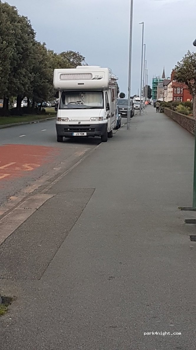 (LL30) Llandudno - Gloddaeth Avenue — foto 2