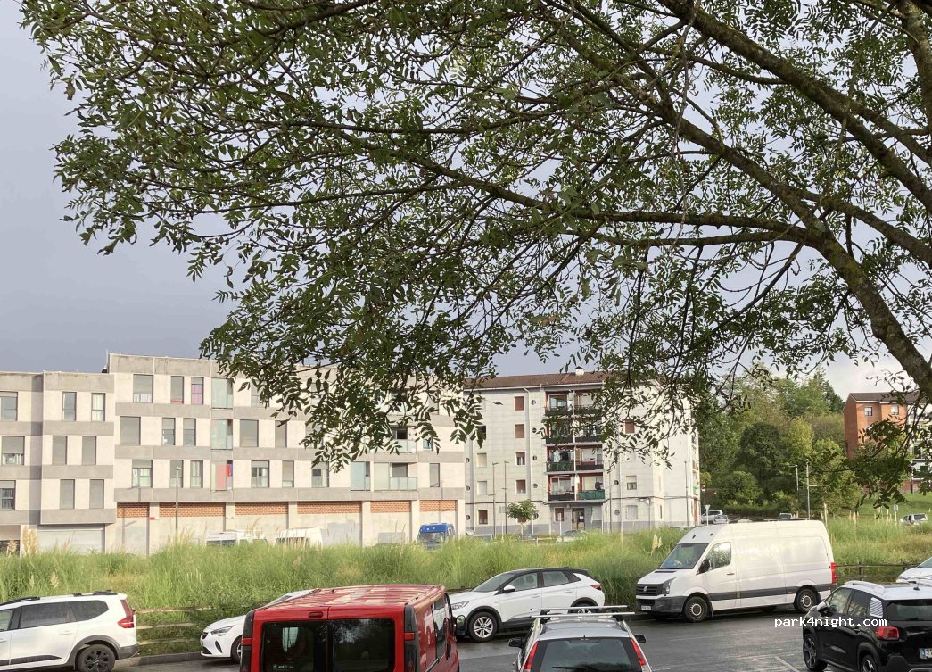 (48340) Amorebieta-Etxano - Landatxu kalea — foto