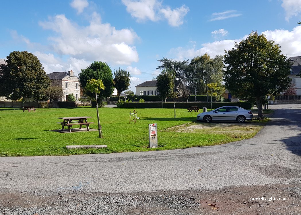 Aire de services Caulnes — foto