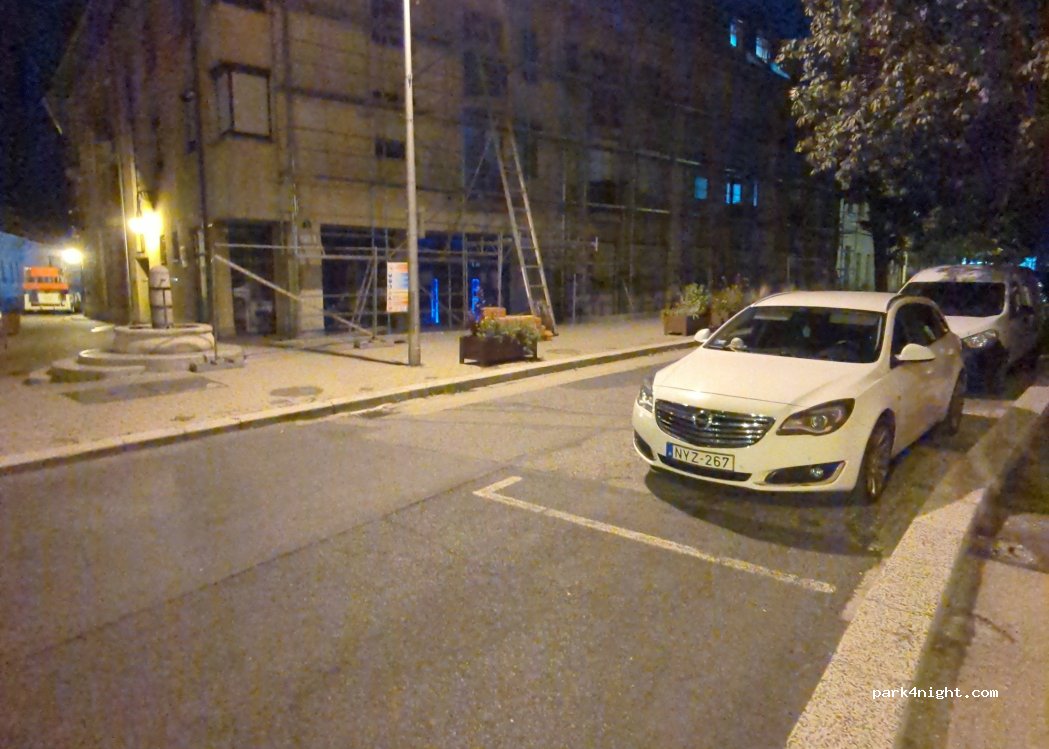 () Pápa - Pálos tér — foto
