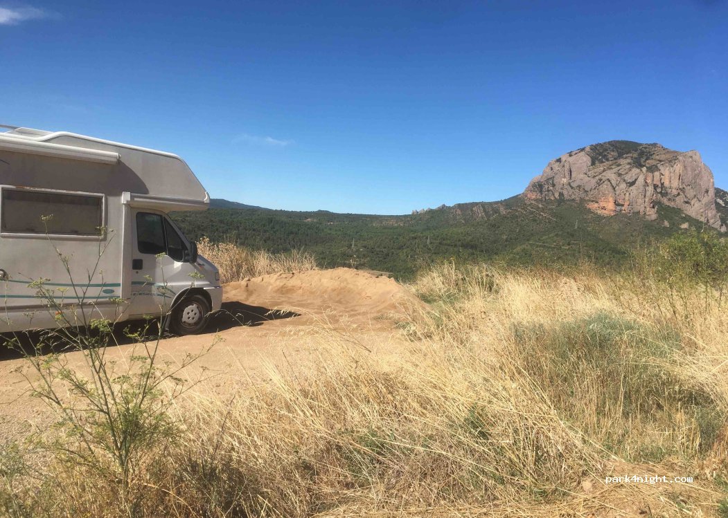 (22808) Las Peñas de Riglos - Carretera de Riglos — foto