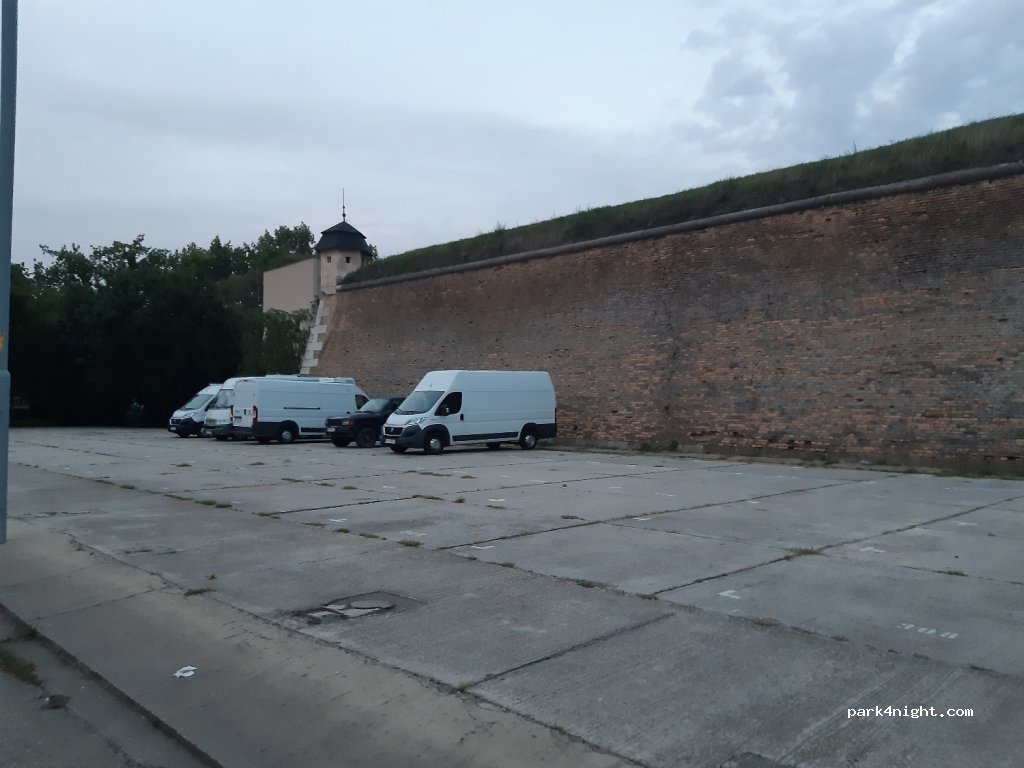 (945 01) Komárno - 5 Hradná — foto