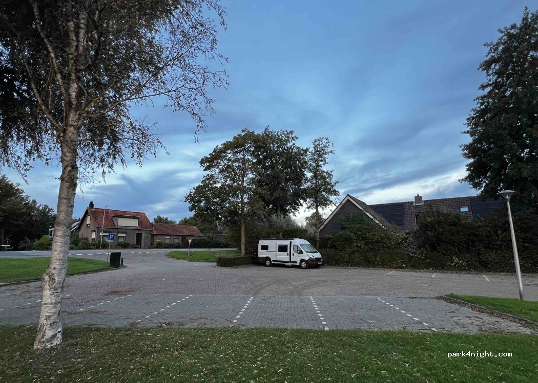 (3299BR) Maasdam - Binnenmaasoever — foto 2