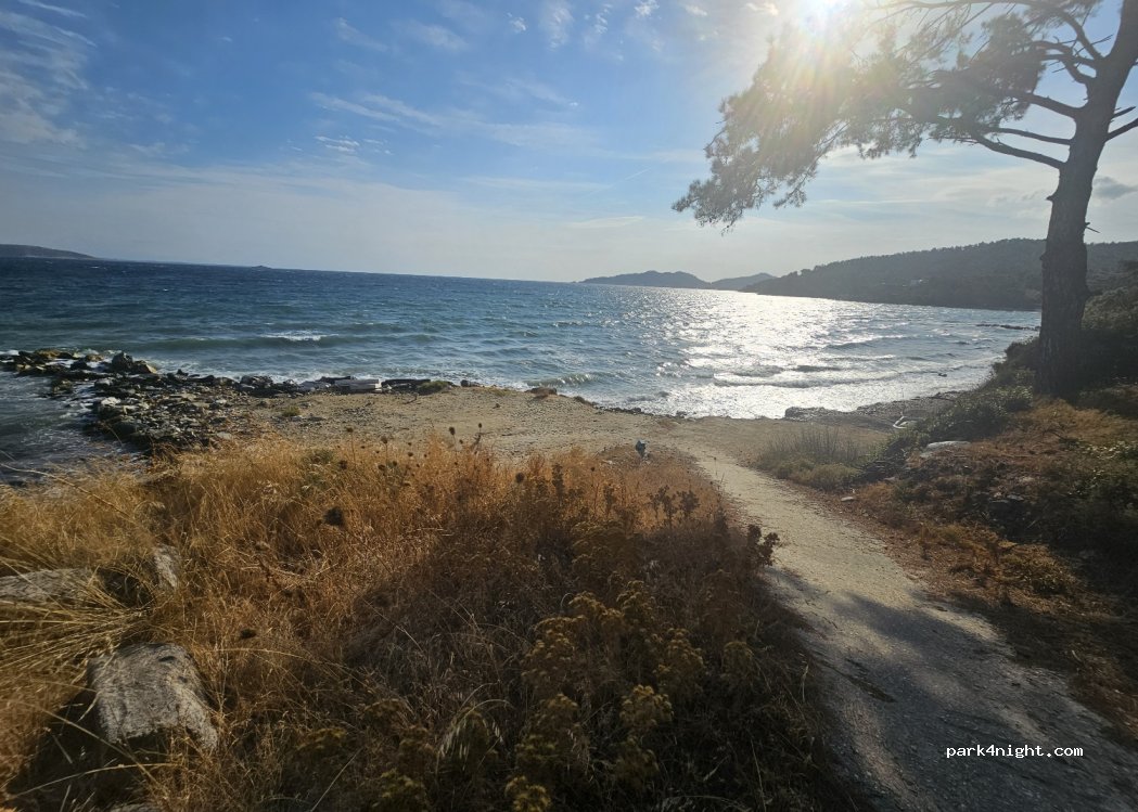 (64010) Skala Rachoniou - Θάσος - Λιμενάρια — foto 2