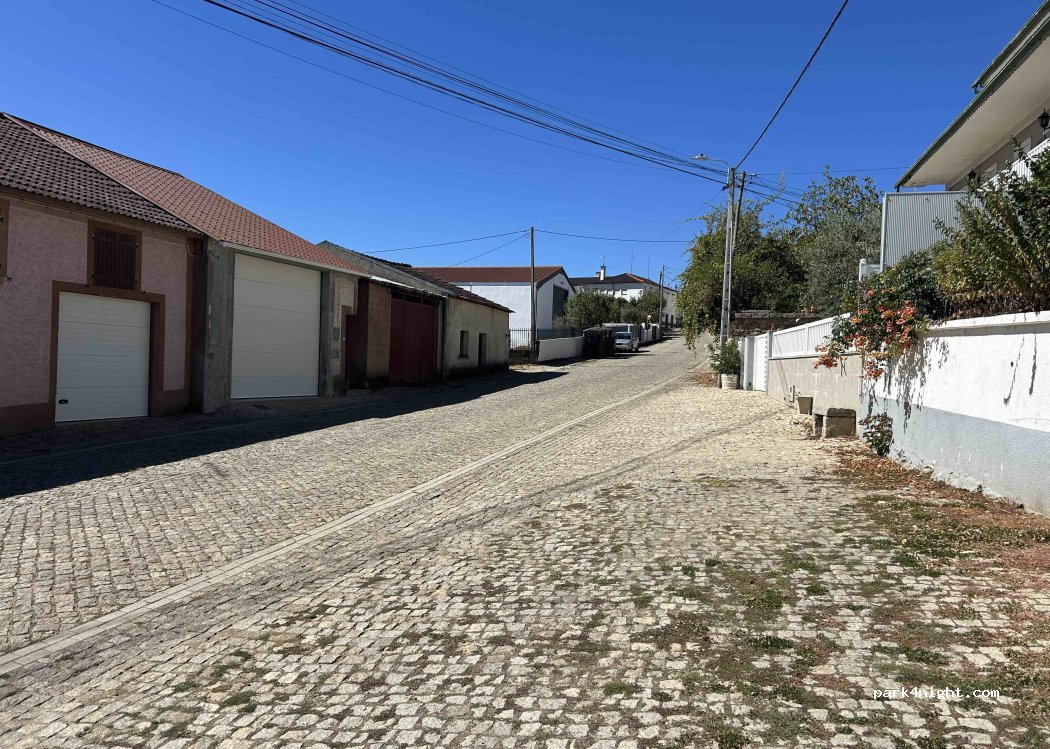 (5300-845) Salsas - Rua de São Roque — foto