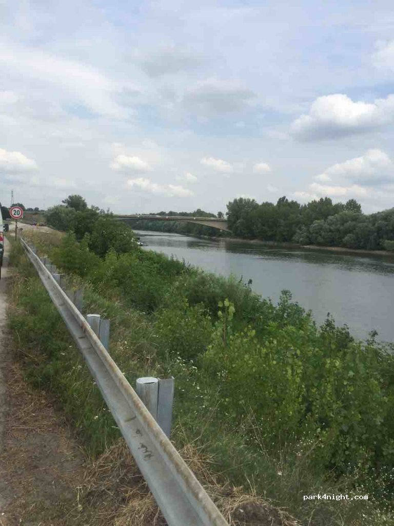 (945 01) Komárno - 12A Elektrárenská cesta — foto 2