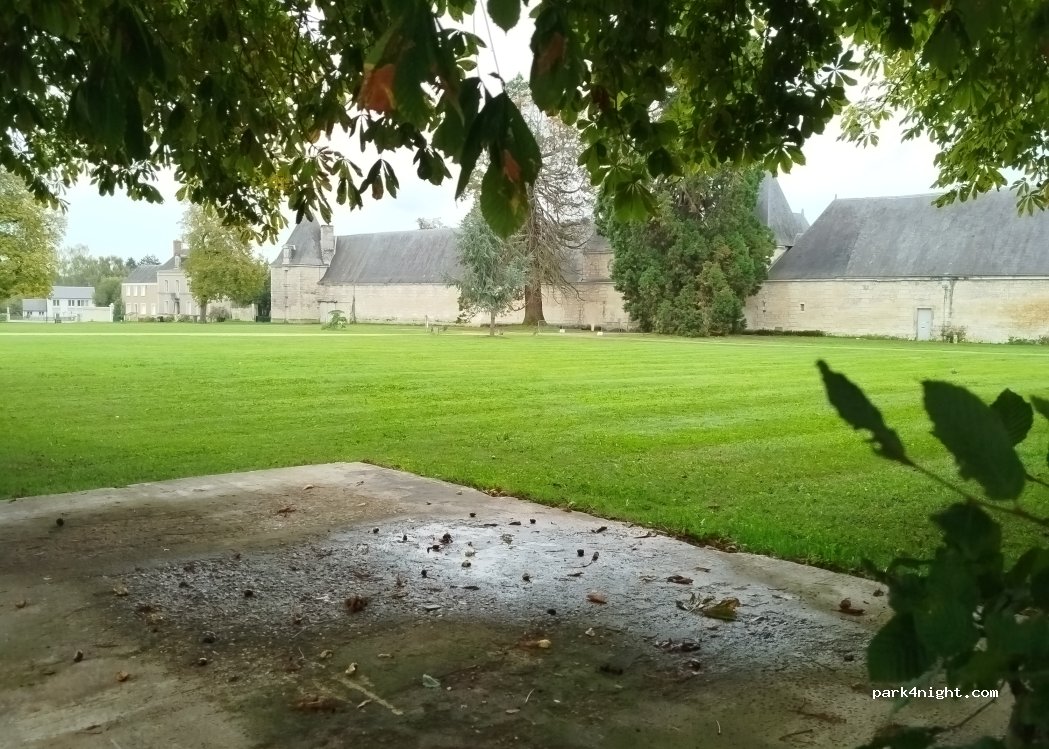 (86140) Scorbé-Clairvaux - Place Etienne Chérade de Montbro — foto 3