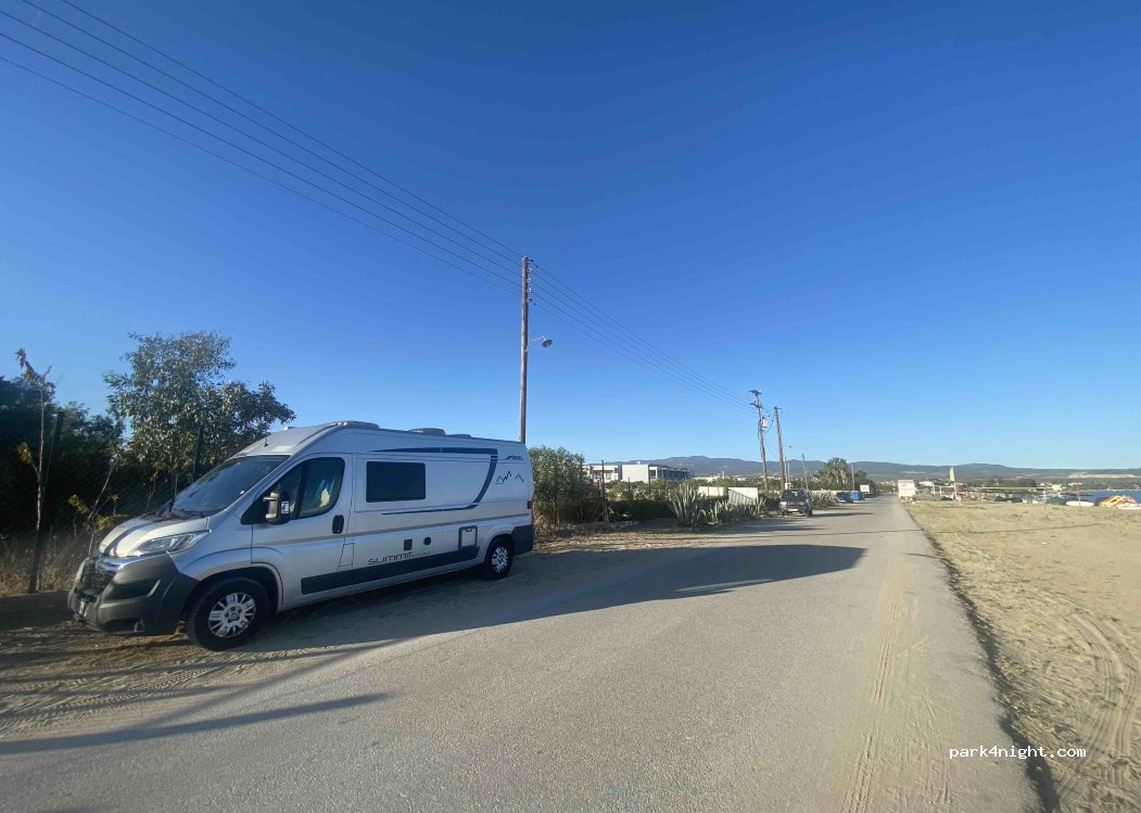 (631 00) Polygyros - Unnamed Road — foto