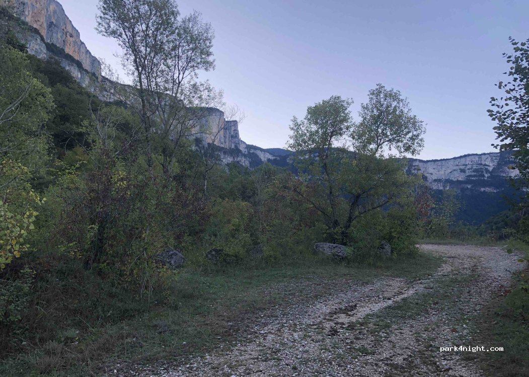 (26190) Saint-Laurent-en-Royans - Route de Combe Laval — foto