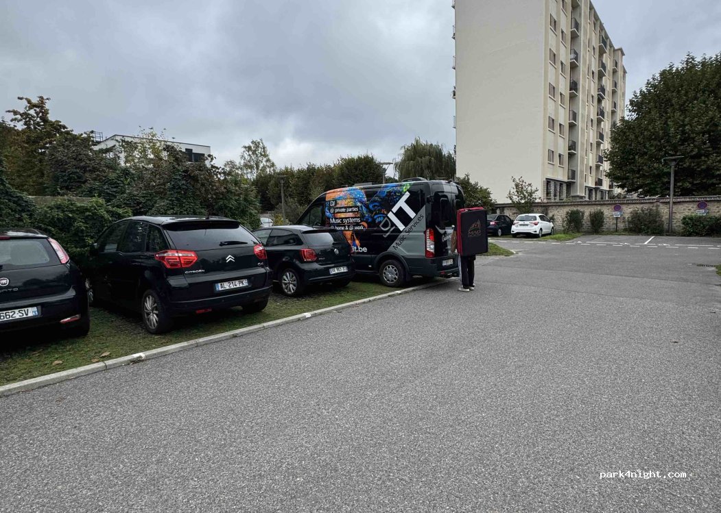 (77300) Fontainebleau - Boulevard Crevat-Durant — foto 2