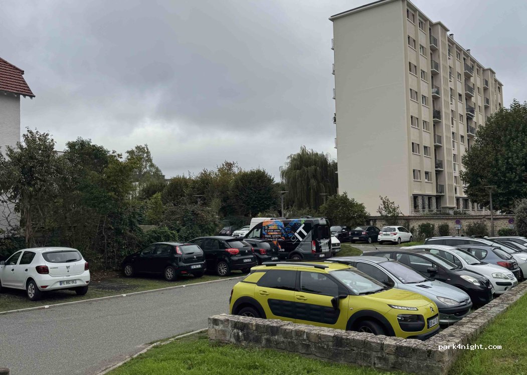 (77300) Fontainebleau - Boulevard Crevat-Durant — foto 3