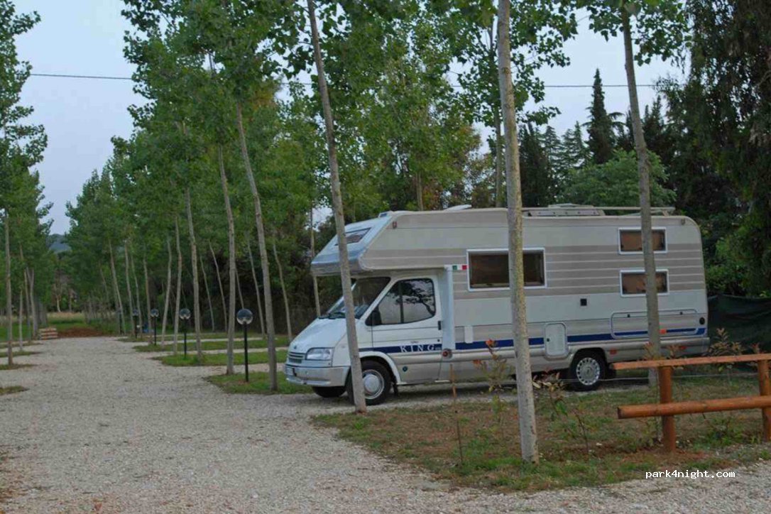 Area sosta camper Le Ganze — foto