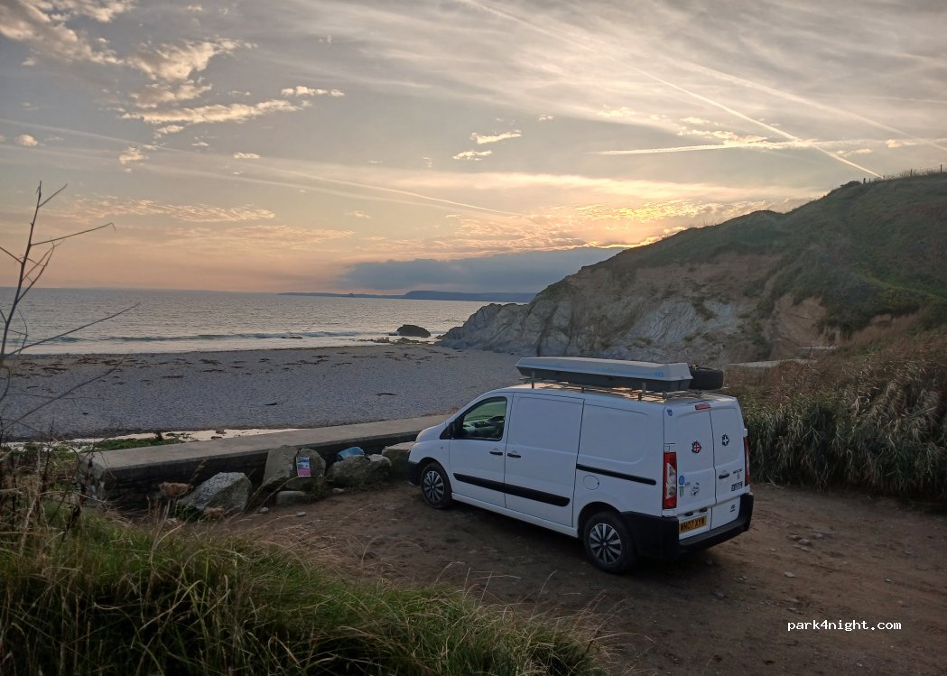 (PL26 6LL) Gorran Churchtown - South West Coast Path — foto