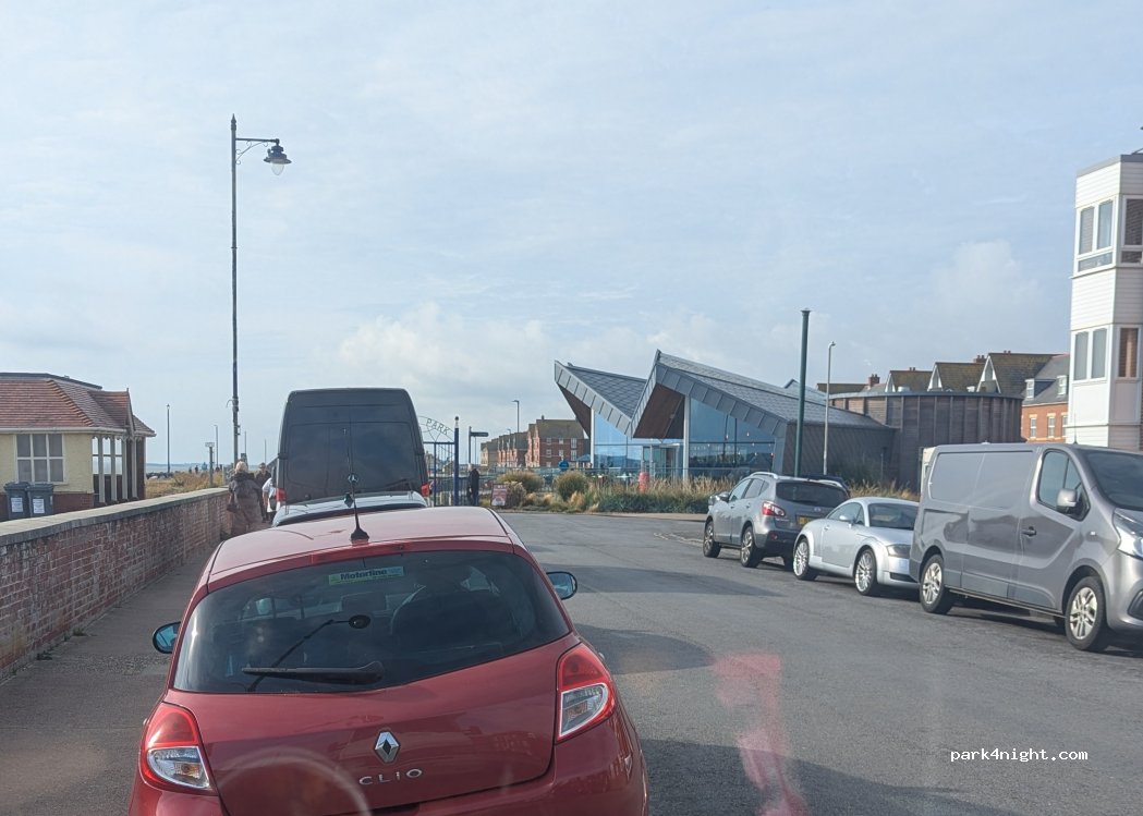 (IP11 2EP) Felixstowe - Sea Road — foto