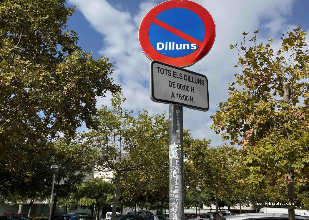(43840) Salou - Carrer de l'Arquitecte Ubach — foto 3