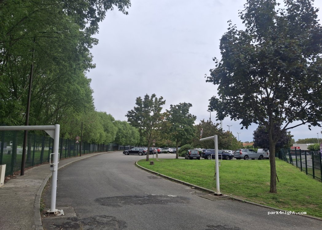 (31500) Toulouse - Rue Claudius Rougenet — foto