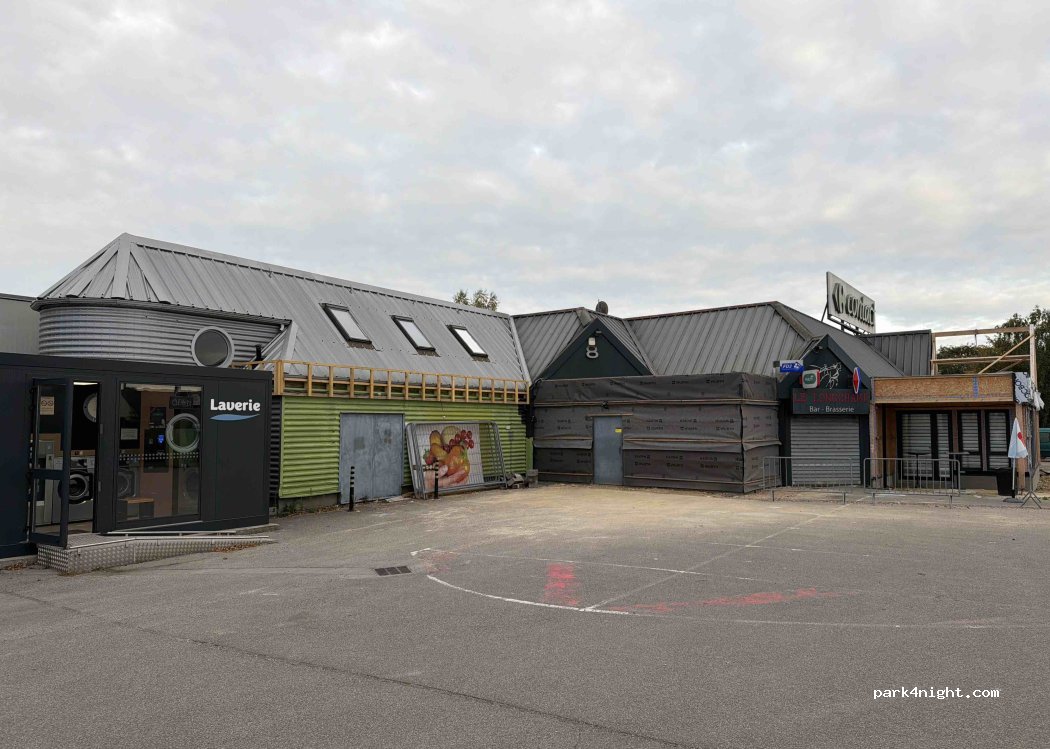 (14860) Ranville - Rue de Petworth — foto 3