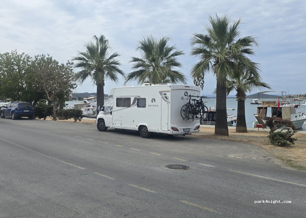 (10400) Ayvalık - Yunus Emre Caddesi — foto 2