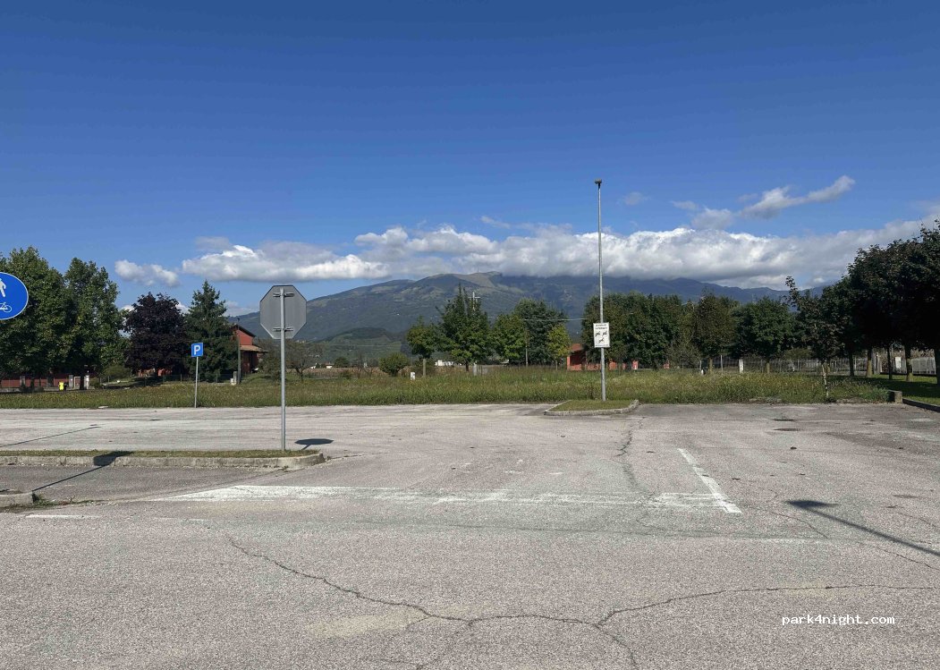 () Moriago della Battaglia - Viale Europa — foto