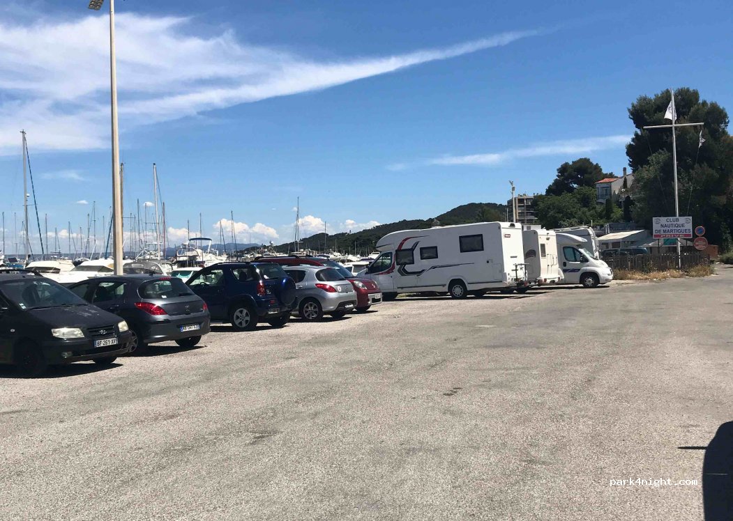 (13500) Martigues - 1-7 Quai Sainte-Anne — foto 3