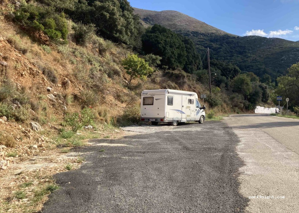 (28200) Agkonas - Διακλάδωση Καρδακάτων — foto