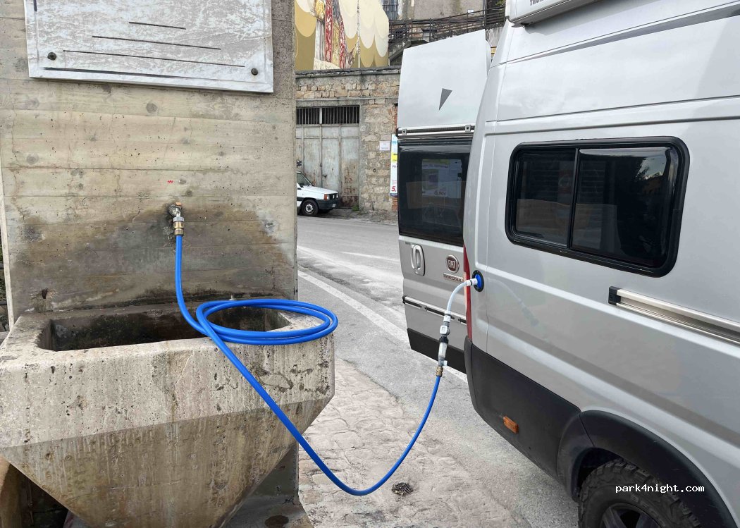 (90010) Pollina - Piazza Maddalena — foto