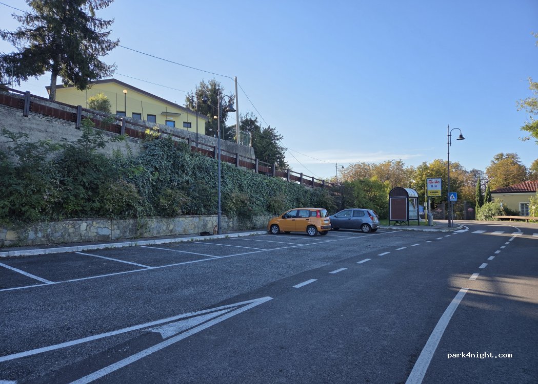 (34170) San Floriano del Collio / Števerjan - Via Castello / Grajska ulica — foto
