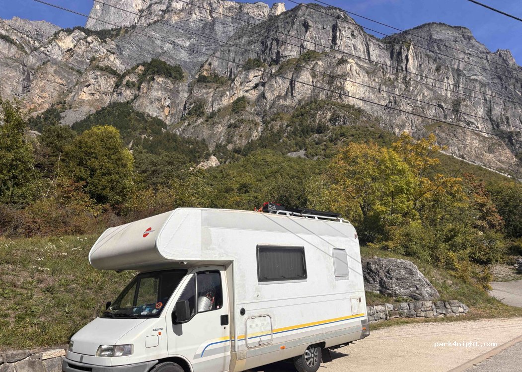 (73870) Saint-Julien-Mont-Denis - Route de Serpolière — foto