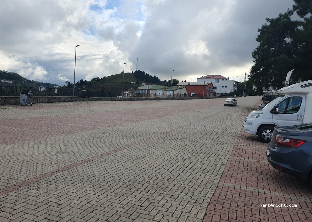 (61030) Ortahisar - Unnamed Road — foto